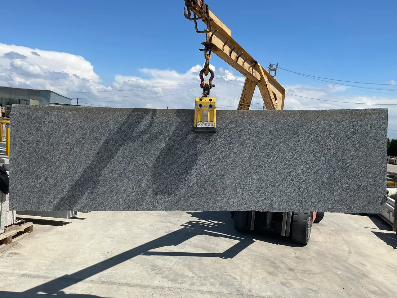 Полоса из гранита KUPPAM GREEN полированный 2200x880x20 мм, код 20875