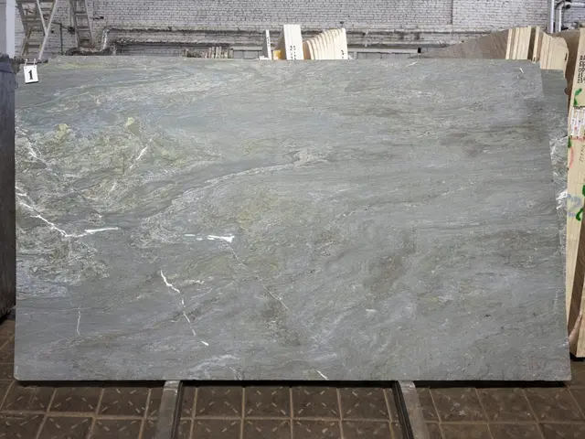 Слэб из мрамора GREEN VELVET антик 2700x1600x30 мм, код 27612