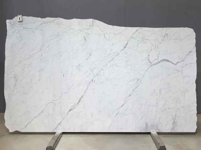 Слэб из мрамора STATUARIETTO PREMIUM полированный 3000x1600x20 мм, код 26221