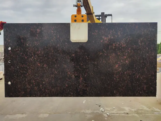 Полоса из гранита TAN BROWN полированный 1800x920x20 мм, код 29238