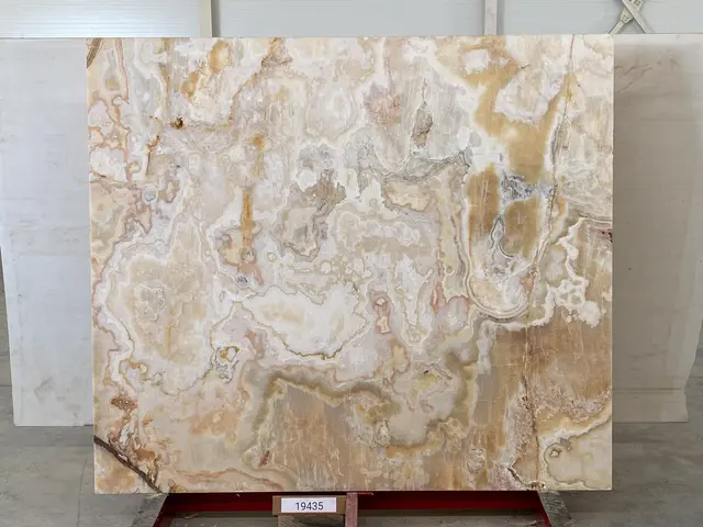 Слэб из оникса ONICE VIOLA полированный 2000x1750x20 мм, код 19435