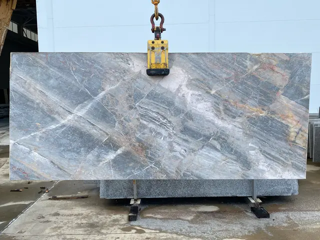 Слэб из мрамора SILVER BLUE полированный 2800x1200x20 мм, код 21102