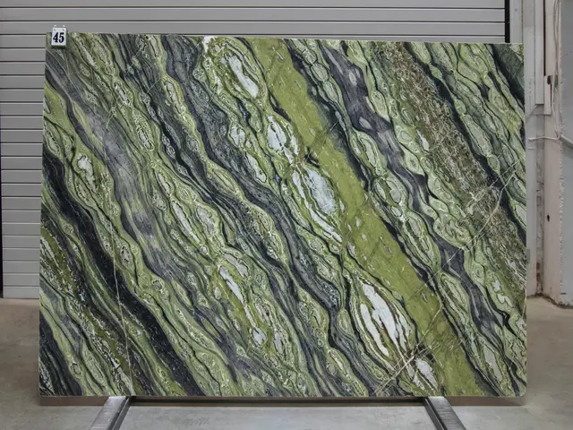 Слэб из мрамора GREEN RIVER полированный 2290x1660x20 мм, код 28465