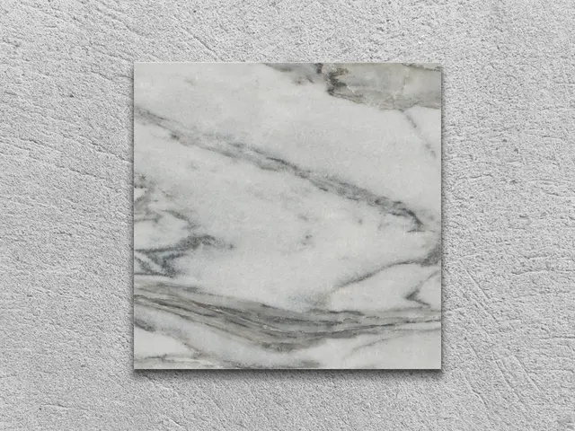 Слэб из мрамора STATUARIO полированный 100x100x30 мм, код 12253