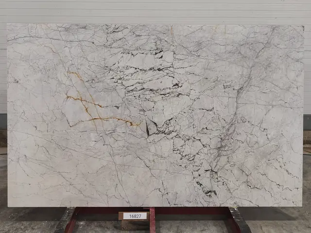 Слэб из мрамора STATUARIO полированный 2750x1700x20 мм, код 16827