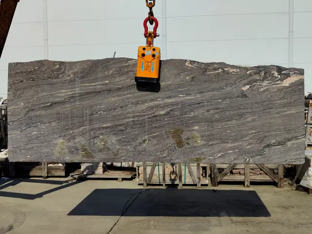 Полоса из мрамора SCORPIO полированный 2600x850x20 мм, код 27131