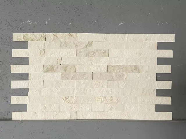 Плитка из известняка LIGHT STONE колотый 200x50x20 мм, код 20180