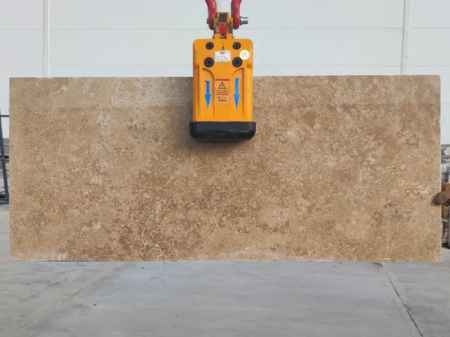 Полоса из травертина DIAMOND C/P полированный 1420x600x30 мм, код 26865