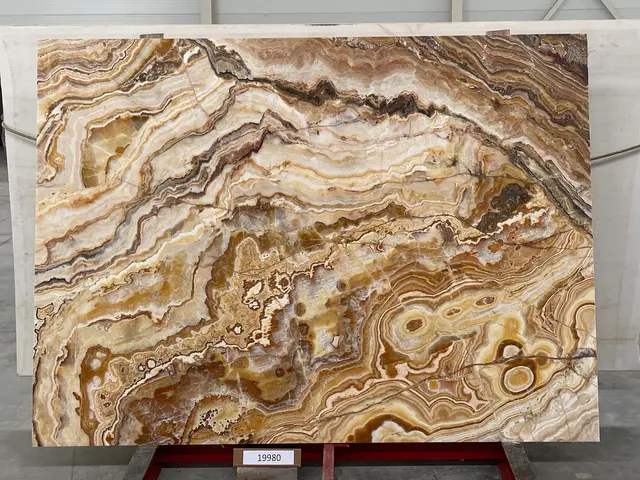 Слэб из оникса ONICE ROMANTIC BROWN полированный 2350x1700x20 мм, код 19980