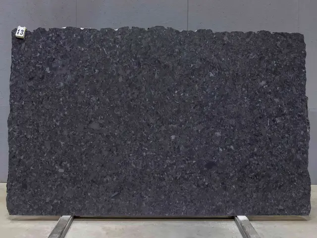 Слэб из гранита BROWN ANTIQUE LEATHER 2550x1550x30 мм, код 26456