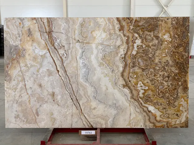 Слэб из оникса ONICE VIOLA полированный 2900x1750x20 мм, код 19763