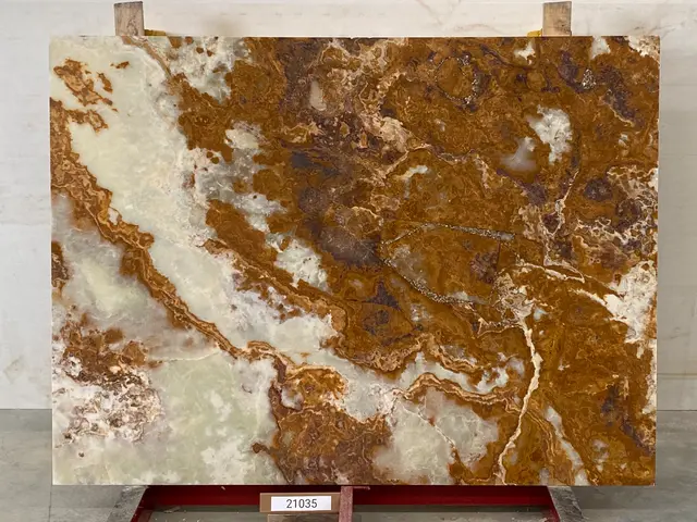 Слэб из оникса VERDE полированный 2150x1600x20 мм, код 21035