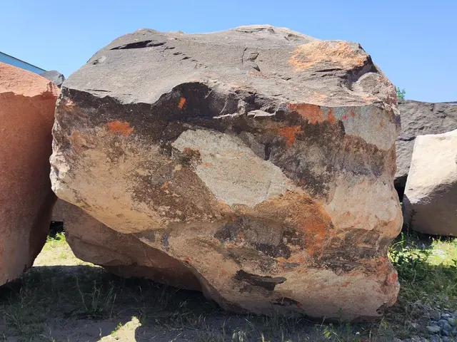 Туф Блок из туфа OKTEMBERYAN 2100x1400x1500 мм, код 24709