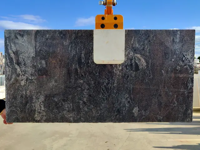 Полоса из гранита BASH PARADISO полированный 1800x600x30 мм, код 29038