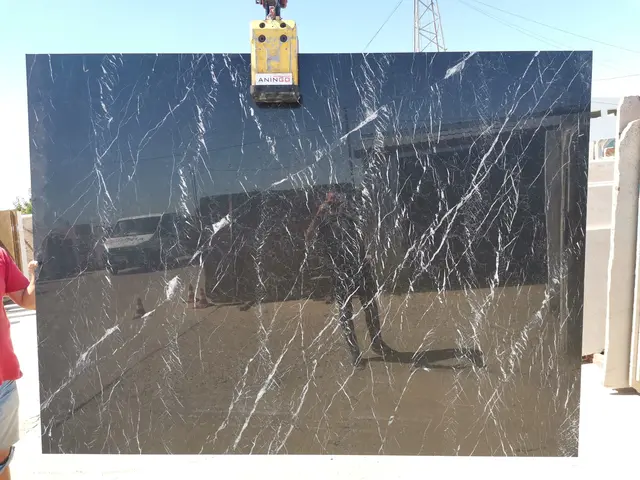 Слэб из мрамора NERO MARQUINA 2450x1750x20 мм, код 17660