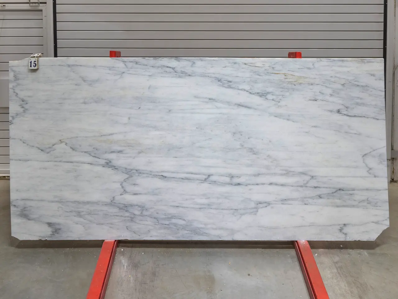 Слэб из мрамора CALACATTA OPTIMA полированный 2900x1350x20 мм, код 28147