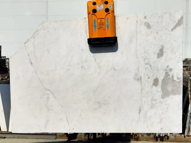 Полоса из мрамора PIRGON ALAS полированный 1280x600x40 мм, код 26901