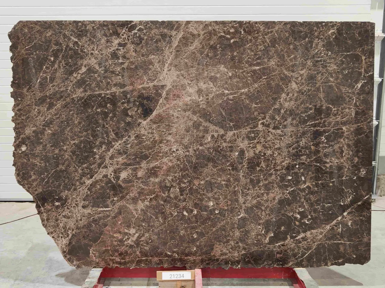 Слэб из мрамора EMPERADOR DARK полированный 2300x1780x30 мм, код 21234