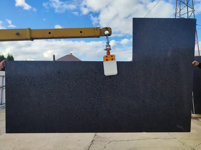 Слэб из гранита TAN BROWN LAPOTRA 3100x1280x30 мм, код 28960