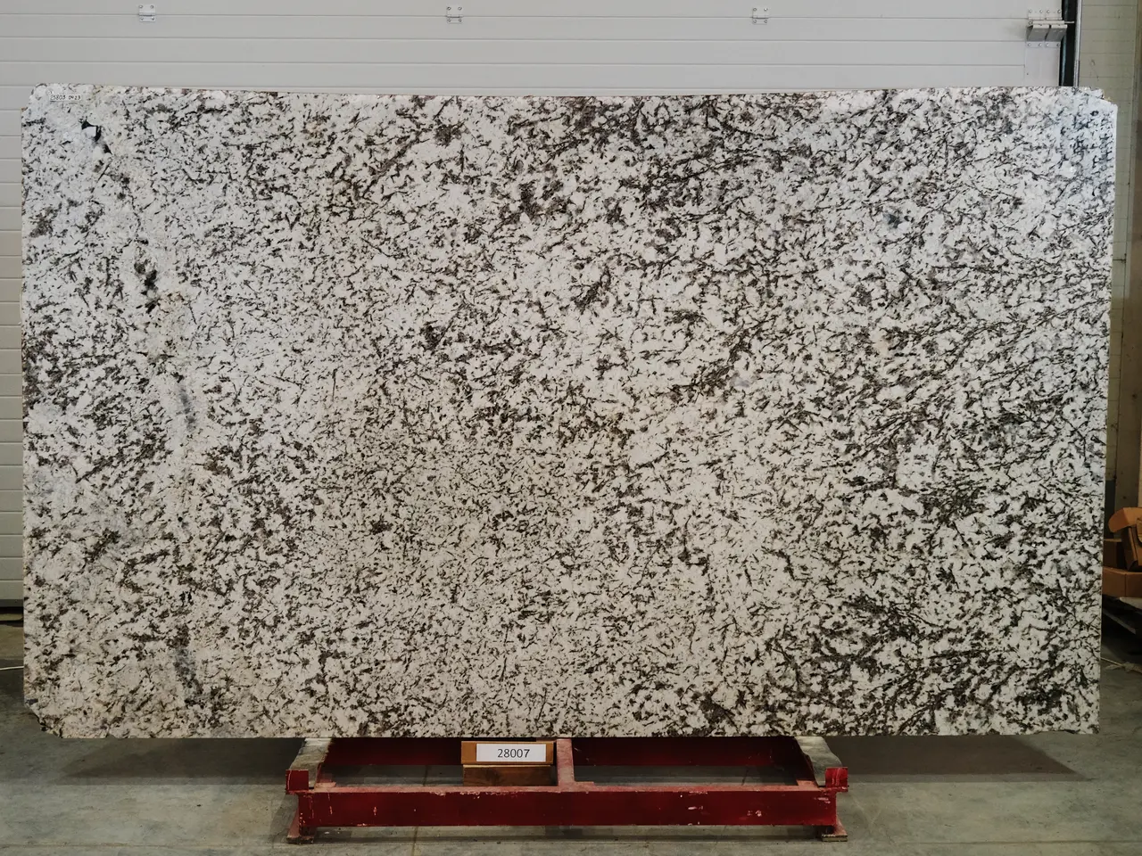Слэб из гранита INFINITY WHITE полированный 3300x1950x20 мм, код 28007