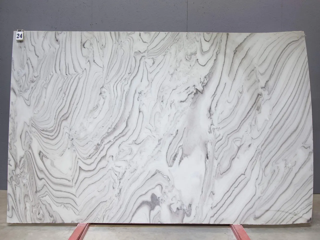 Слэб из мрамора AVALANCHE BRUNO полированный 2980x1860x20 мм, код 26322