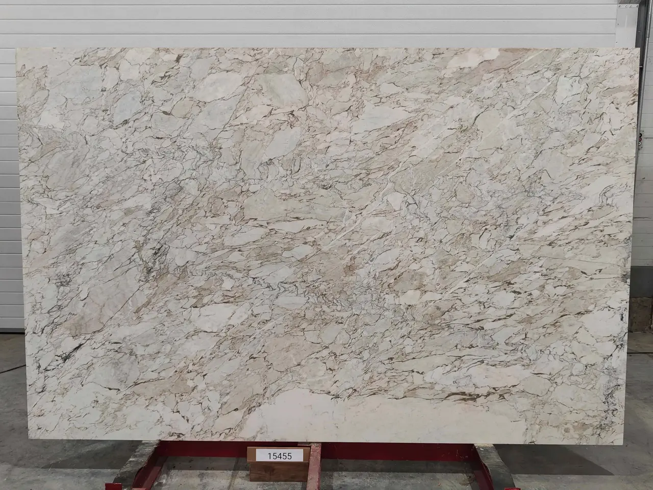 Слэб из мрамора CALACATTA CREMO полированный 2700x1750x20 мм, код 15455