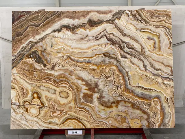 Слэб из оникса ONICE ROMANTIC BROWN полированный 2350x1700x20 мм, код 19981