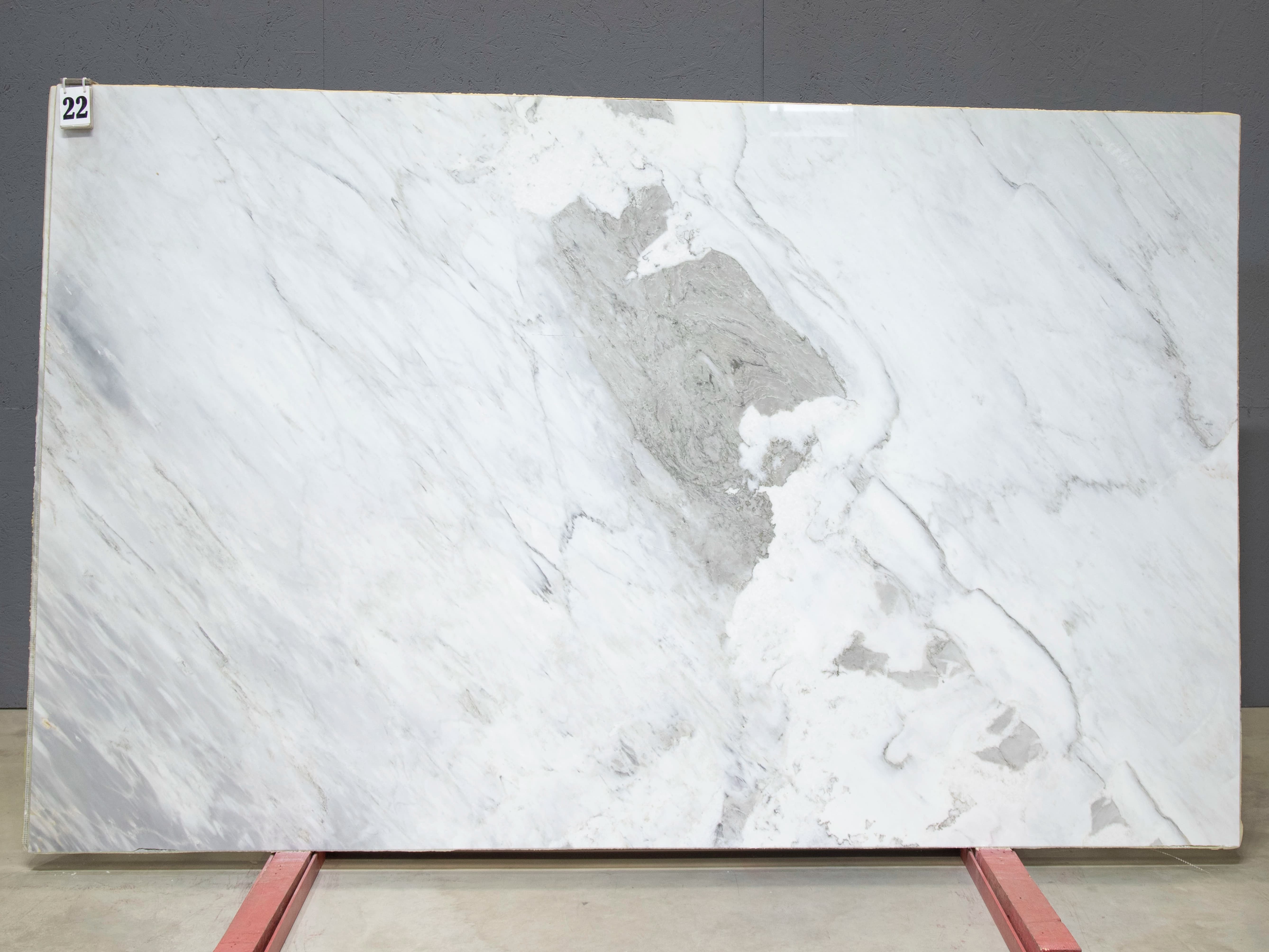 Слэб из мрамора BARGILIO APUANO LIGHT полированный 2550x1550x20 мм, код 26540