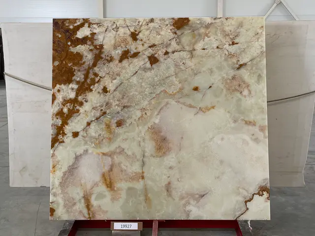 Слэб из оникса VERDE полированный 1940x1800x20 мм, код 19927