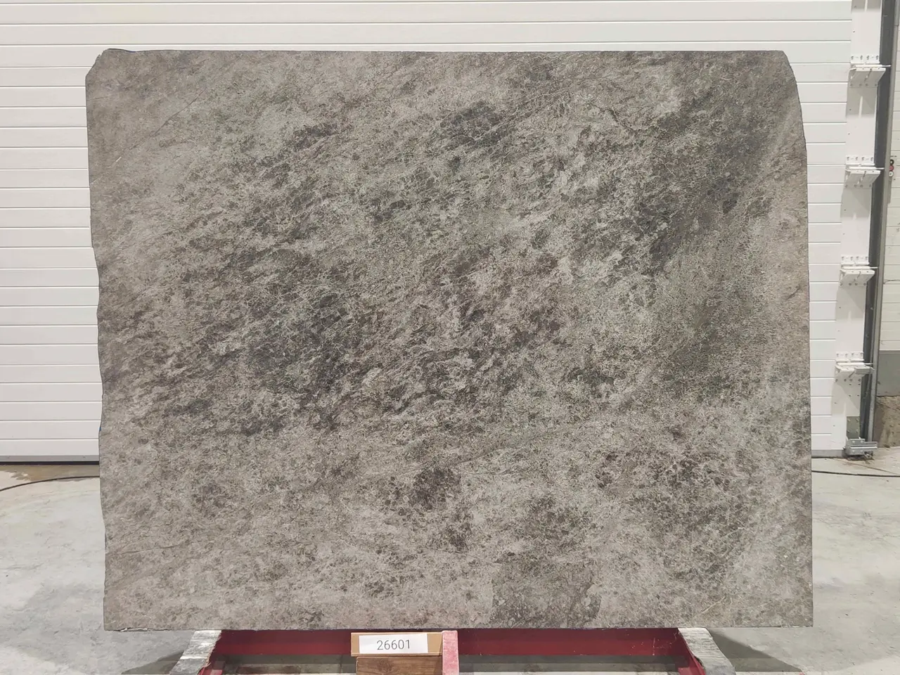 Слэб из мрамора TUNDRA BLUE полированный 2150x1730x18 мм, код 26601