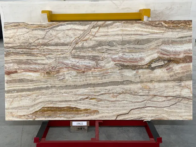 Слэб из оникса ONICE GOLDEN WAVE полированный 2740x1450x20 мм, код 19622