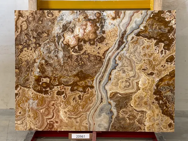 Слэб из оникса ONICE ROMANTIC BROWN полированный 1910x1450x20 мм, код 20961