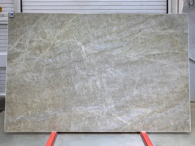 Слэб из кварцита TAJ MAKHAL EXTRA полированный 3100x1980x20 мм, код 27626