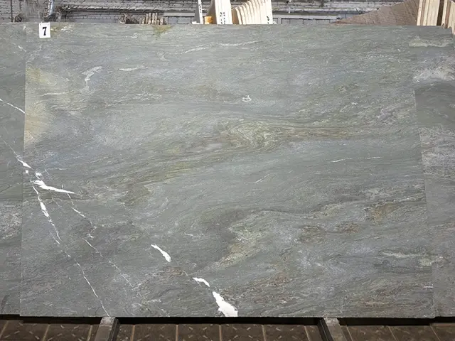 Слэб из мрамора GREEN VELVET антик 2000x1600x30 мм, код 27617