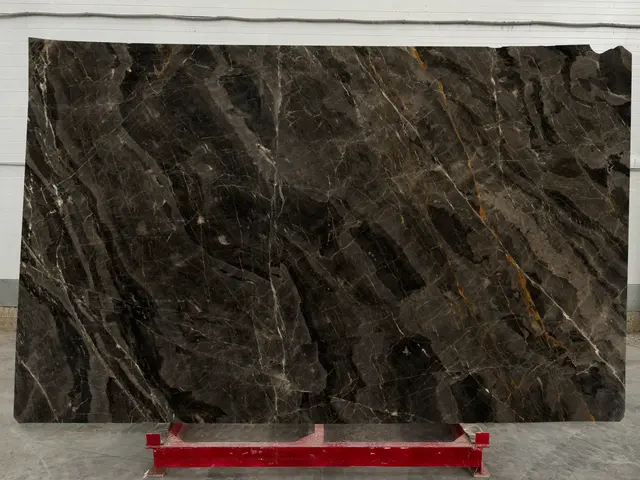 Слэб из мрамора SAINT PELAGIA полированный 3010x1860x20 мм, код 24511